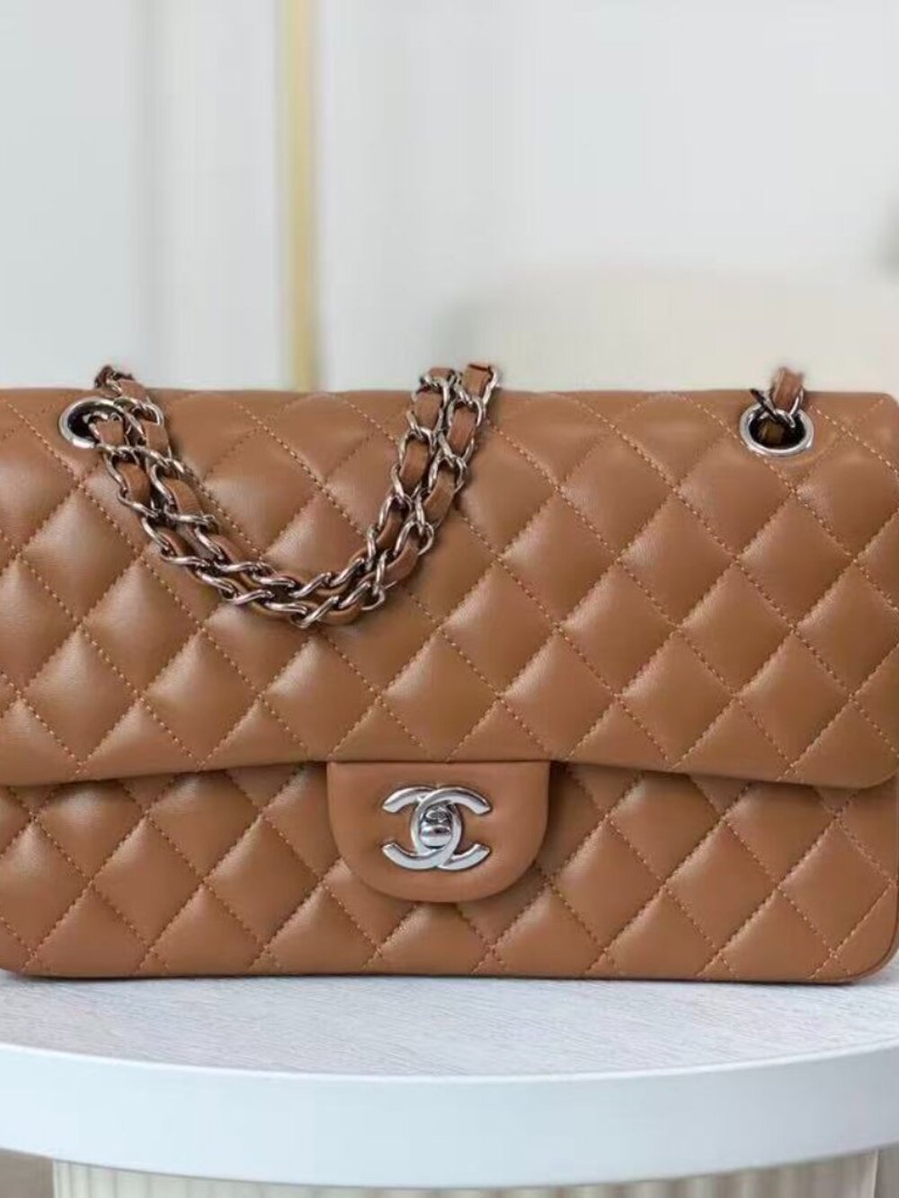 Classic CHANEL bag: A Stylish and Versatile Choice for Elegance